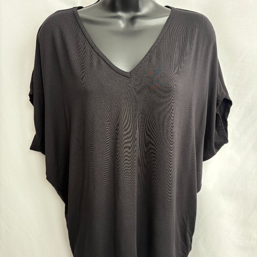 Amour Vert Y2K Batwing Sleeve V Neck Black Top OS Basics Essential Goth Witchy
